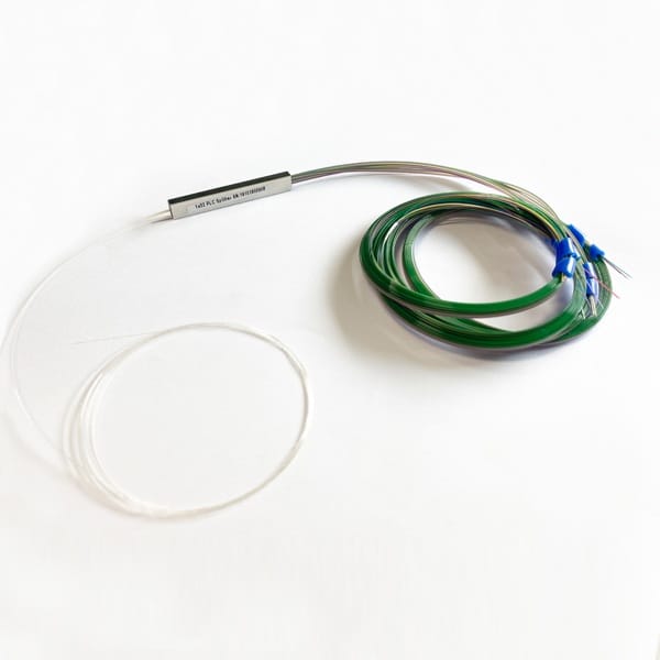 gpon splitter 1x32 bare fiber without connectors, input white 1.5m, output 4x8f fiber array 1.5m, 250um spacing, 1pc/blister box