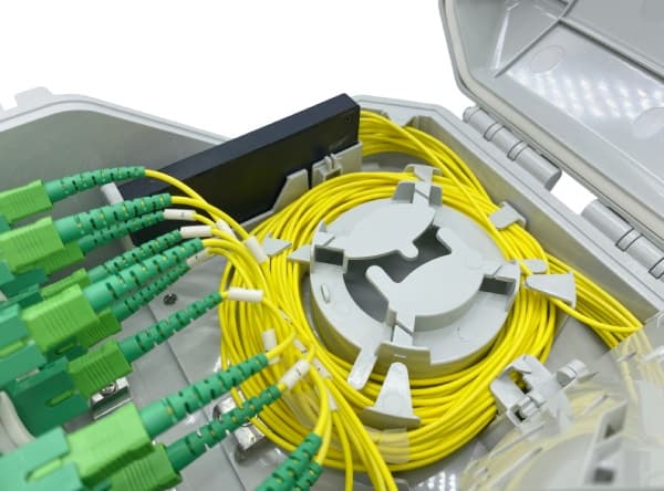 compact size, multi function ftth fiber splice box, 16 sc fast connector, 2pcs 1x8 abs splitter or blockless splitter