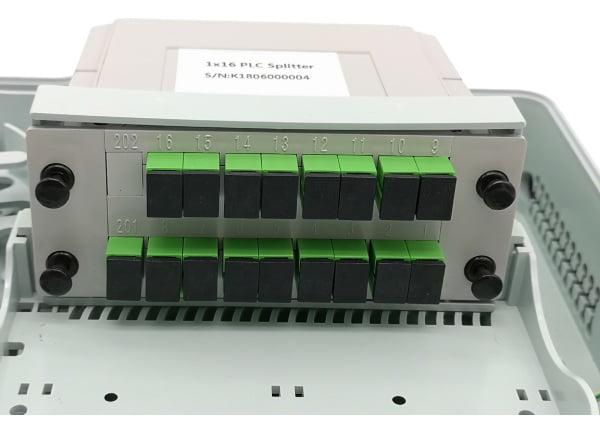 24 subscribers home fiber splitter distribution box,2 uncut ports, sc / lc duplex couplers, custom fiber optic splitter types