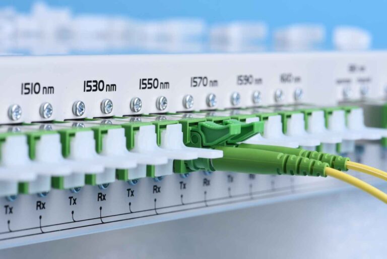 技术网络中心用光纤设备接插件