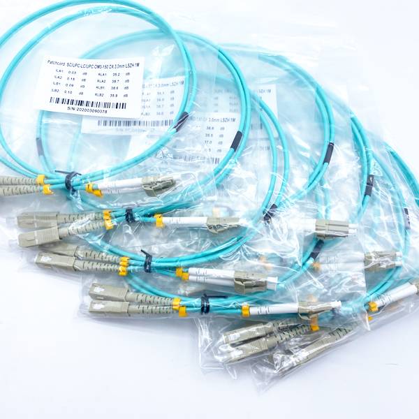 computer room connection low loss sc to lc multimode fiber patch cable 10gb 50um om3 150 fiber, duplex, 3.0mm 1mts aqua, 1pc/bag